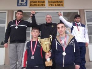 Şehzade Mehmet Anadolu Lisesi Güreşçileri Milli Takıma Çağrıldı