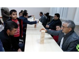 Babalar Arası 'Jenga Turnuvası' Bismil'de Yoğun İlgi Gördü