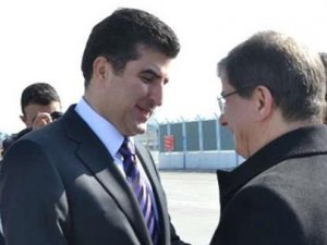 Barzani'yi Van'da Davutoğlu karşıladı