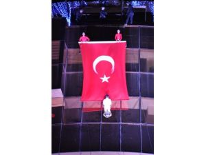 Aydın'da Yenilenen Atatürk Kent Meydanı Açıldı