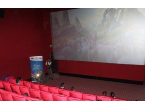 Erzurum'da Bin Çocuk Sinema İle Tanışıyor
