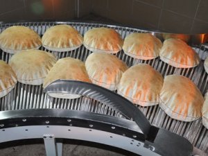 Suriyelilere 'Tayyib' ekmeği
