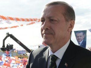 Başbakan: Bana neden Atatürk posteri sallıyorsun