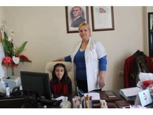 Çağlayan Koleji Öğrencileri Sağlık Çalışanlarını Ziyaret Etti