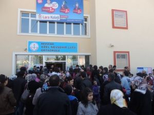 Lara Koleji Bursluluk Sınavına 3 Bin Öğrenci Başvurdu