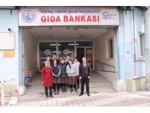 Lise Öğrencileri, Gıda Bankası’na Bağış Yaptı