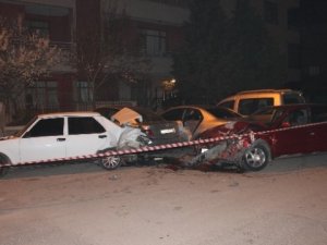 Park halindeki 4 otomobile çarparak durabildi