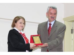 Rteü’de “safahat’ın Işığında İstiklâl Marşı” Konferansı