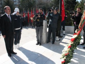 Şehitler rahmetle anıldı