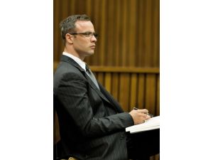 Oscar Pistorius'un Avukatı Cinayet Fotoğrafçısını Eleştirdi