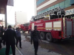 Hastanede Çıkan Yangın Korkuttu