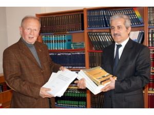 Genç Araştırmacılara Dev Eser