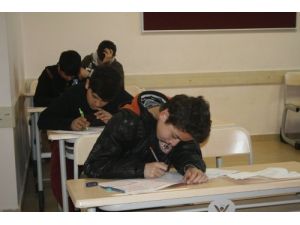 Burç'ta 8. Sınıf Öğrencileri Arası Matematik Yarışması Yapıldı