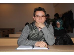 Aü’de Afgan Uyruklu Öğrenci Bölüm Birincisi Oldu