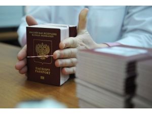 Rusya, Kırım’da Pasaport Dağıtmaya Başladı