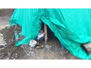 Bu Ailenin Derdi Seçim Değil, Geçim