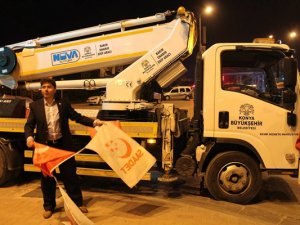 Saadet bayraklarını kaldırmak istediler