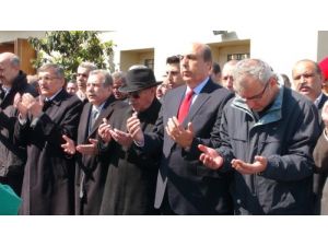 Eski Bakan Güler, Amcasının Cenazesine Katıldı