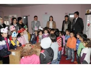 Velilerden Anaokullarına Yardım