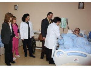 Rize'de Sağlık Çalışanlarından Yaşlılara Ziyaret