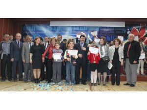 Sahil Koleji, Altın Çocuklar’ı Ödüllendirdi