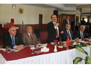 Vali Coş, Meclis Üyeleri İle Bürokratlara Veda Yemeği Verdi