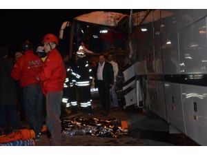 Üst Geçit Olmayan Yolda Kaza: 2 Ölü, 8 Yaralı