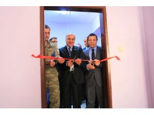 Batman Üniversitesi’nden Sason Kınalı Köyü İlkokulu'na Kütüphane Desteği