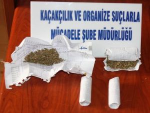 Şüpheli Araçtaki 4 Kişide Esrar Ele Geçirildi