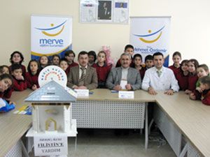 Filistinli kardeşleri için yardım topladılar