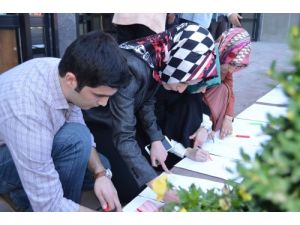 Üniversite Öğrencilerinden Yök Başkanı’na Sürpriz