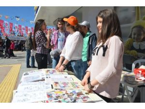 Arkadaşlarını Dershaneye Göndermek İçin Dergi Çıkardılar