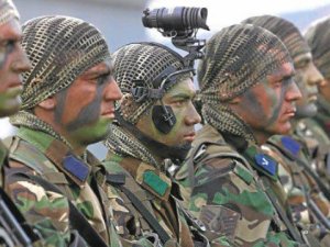 Bordo Bereliler Suriye sınırında