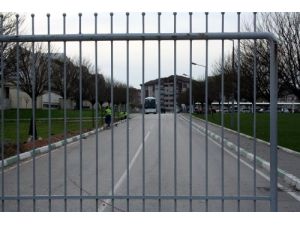 Bursaspor'da Daum, İstanbul'a Gitmedi, Takımı İrfan Buz Yönetecek