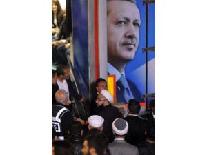 Erdoğan: Bir Twitter’ın Savunmasını Yapmak Köşe Yazarlarına Mı Kaldı Ya?