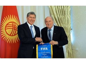 Atambayev Fifa Başkanı Blatter’i Kabul Etti