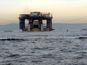 Dev gemi İstanbul Boğazı'nda