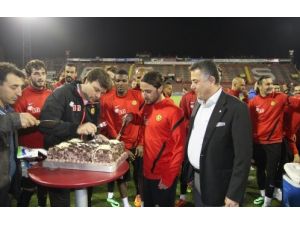 Çamdal'a Sürpriz Doğum Günü Kutlaması