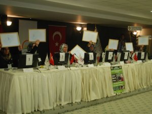 Çiftçi kadınlar hayvancılıkta yarıştı