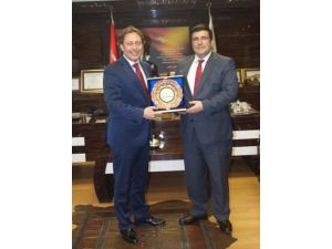 Özçörekçi’den Veda Ziyaretinde Zirve’ye Övgü