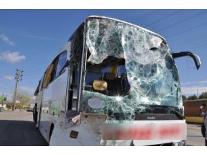 Kırşehir’de Otobüs Kazası: 22 Yaralı(1)