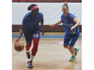 Adana Botaş, İstanbul Üniversitesi Maçına Hazırlanıyor