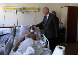 Başkan Yaşar, Saldırıya Uğrayan Akman’ı Ziyaret Etti