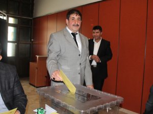 Kahveciler'de başkan Çınardalı oldu