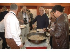 İzmir Mermer Fuarı'nın En Gözde Etkinliği Özbek Pilavı Oldu