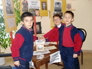 Öğrencilerden Filistin için yardım topluyor