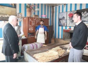 Belediye Başkanı Dede Esnafa Veda Etti