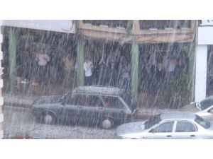 Tekirdağ'a 10 Dakika Dolu Yağdı, Şehir Beyaza Büründü