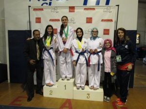 Abd'de Türk Okulu Öğrencileri Karate Turnuvasında Madalyaları Topladı
