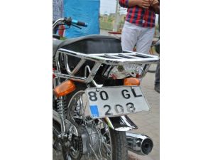 Yük Treni Motosiklete Çarpıştı: 2 Yaralı